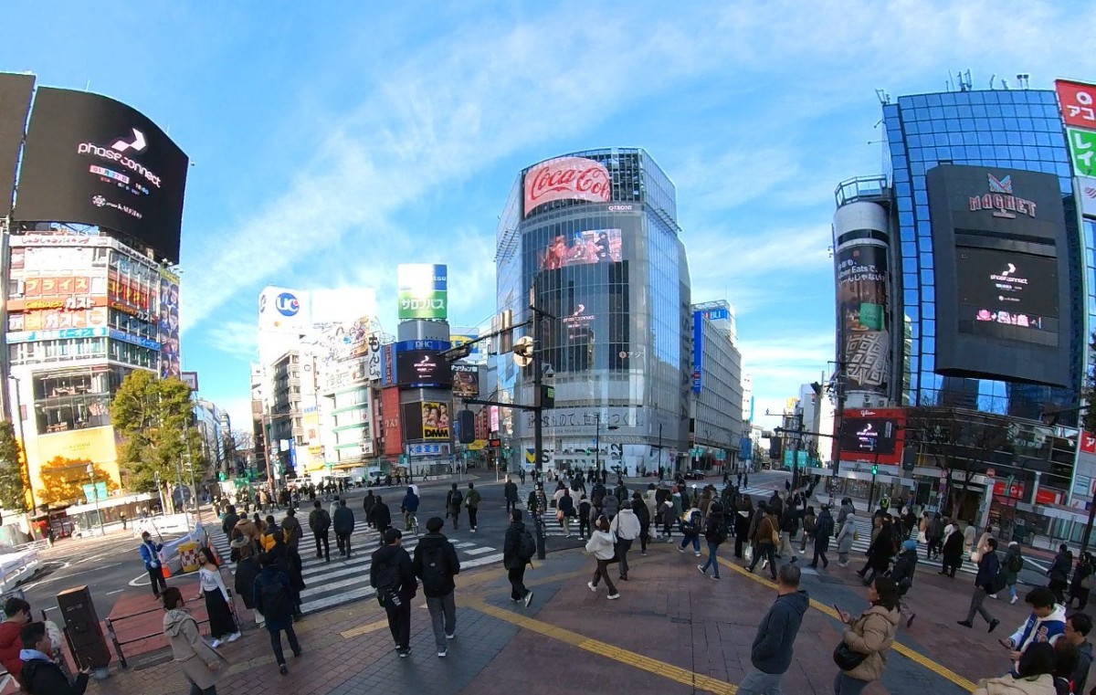 VTuber Agency Phase Connect Advertising at Shibuya Scramble Crossing